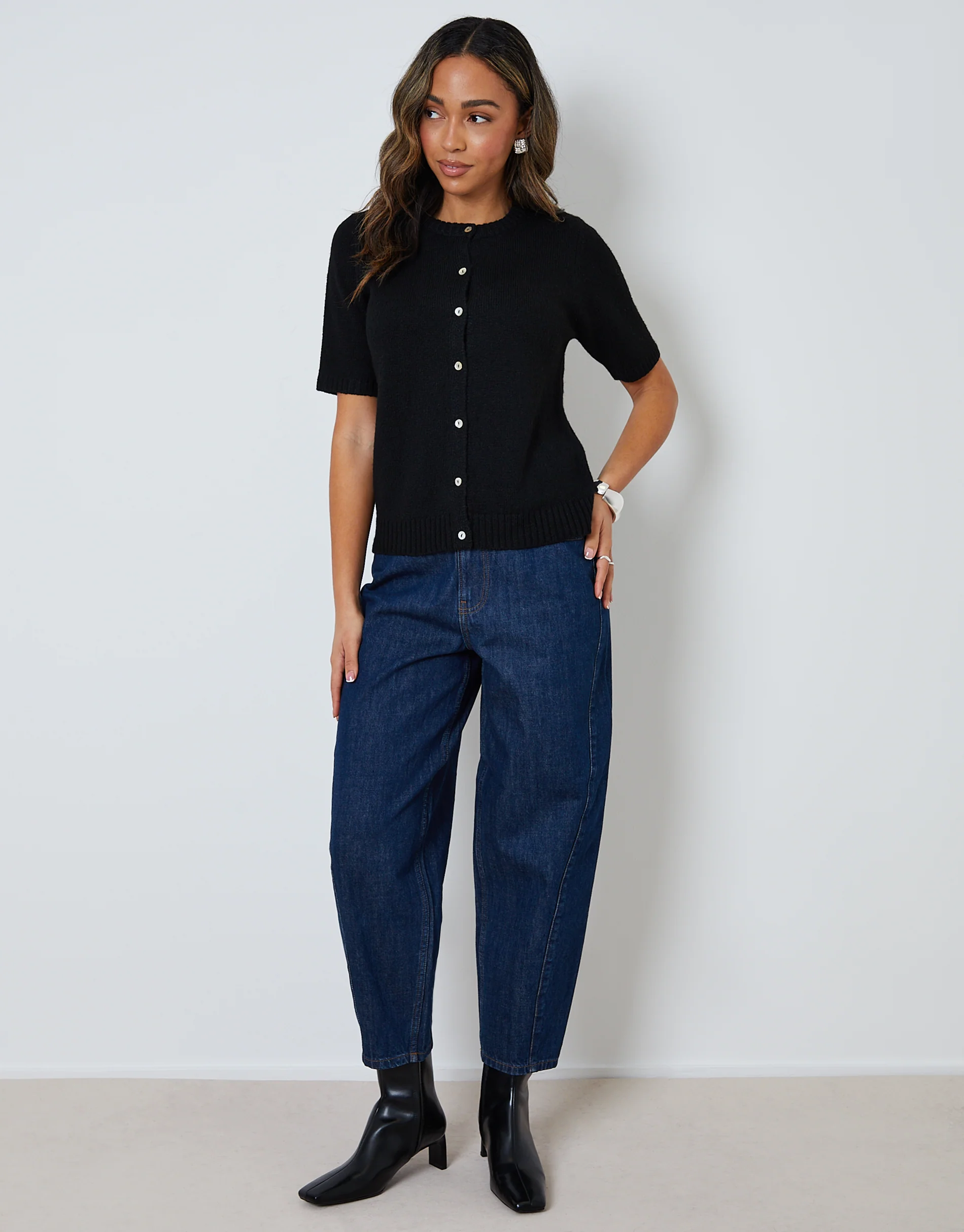 Crew Neck Short Sleeve Knitted Cardigan in Black - Image 3