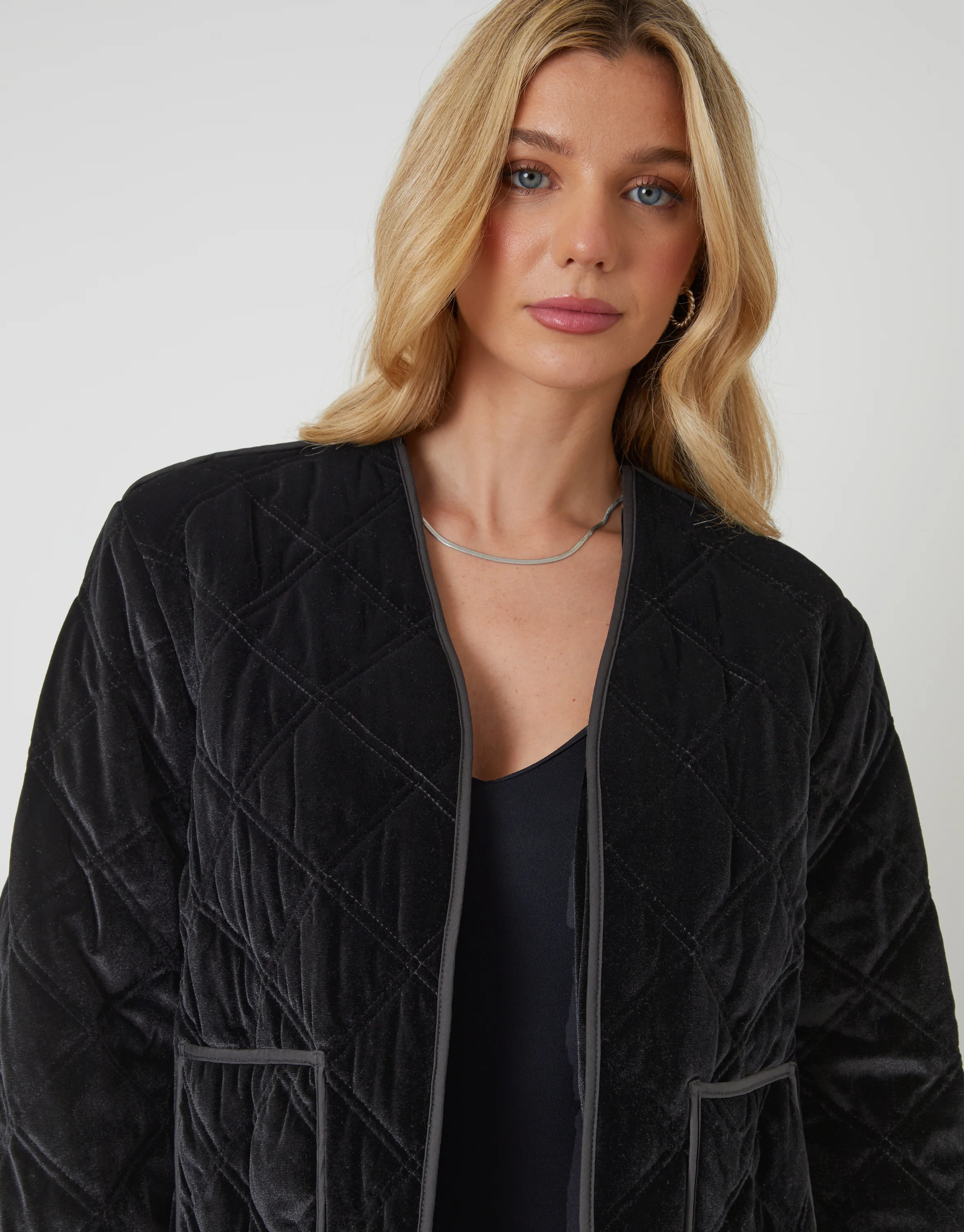 Diamond Quilted Velvet Jacket in Black - Image 5