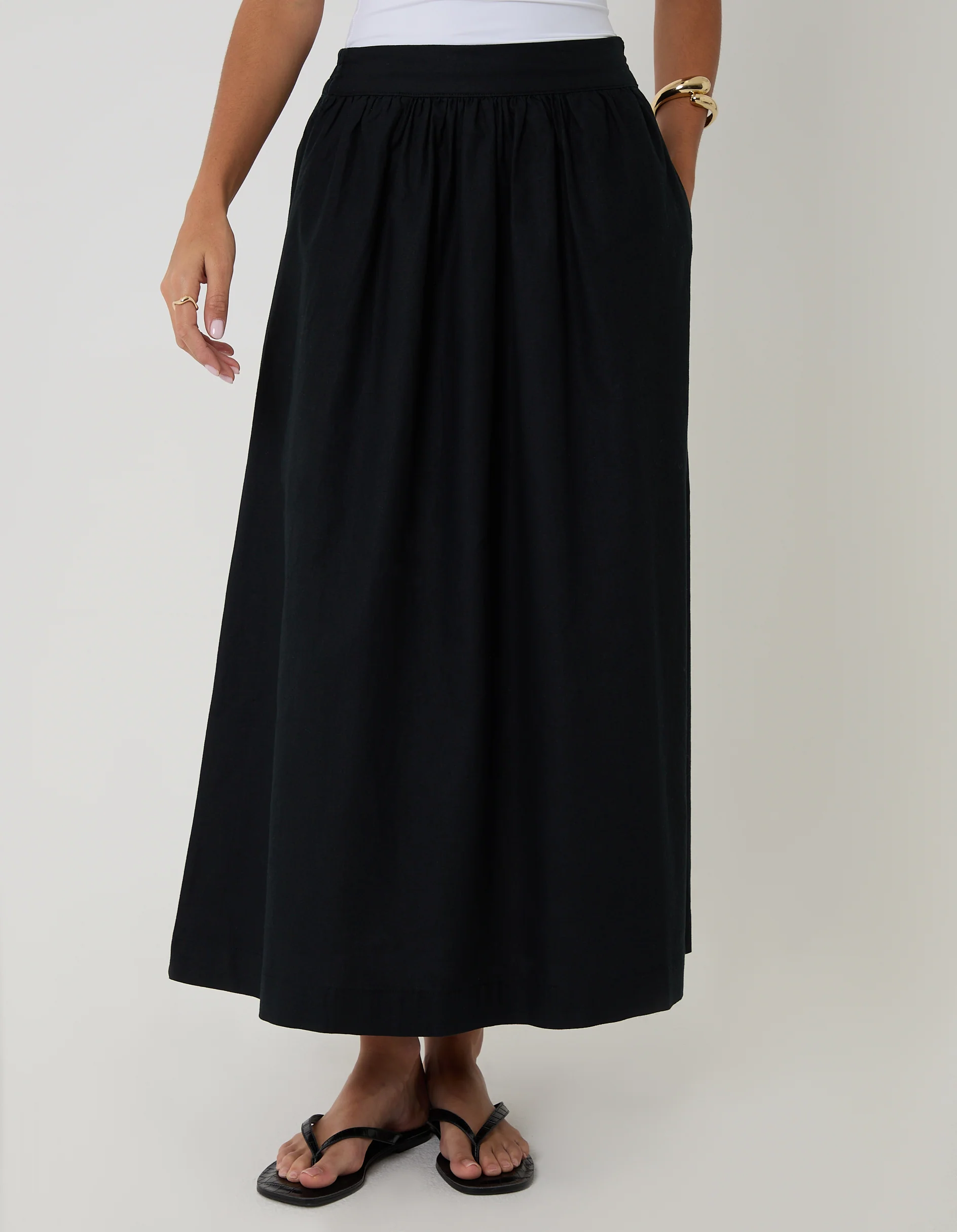 Linen Blend Gathered Midaxi Skirt in Black - Image 2