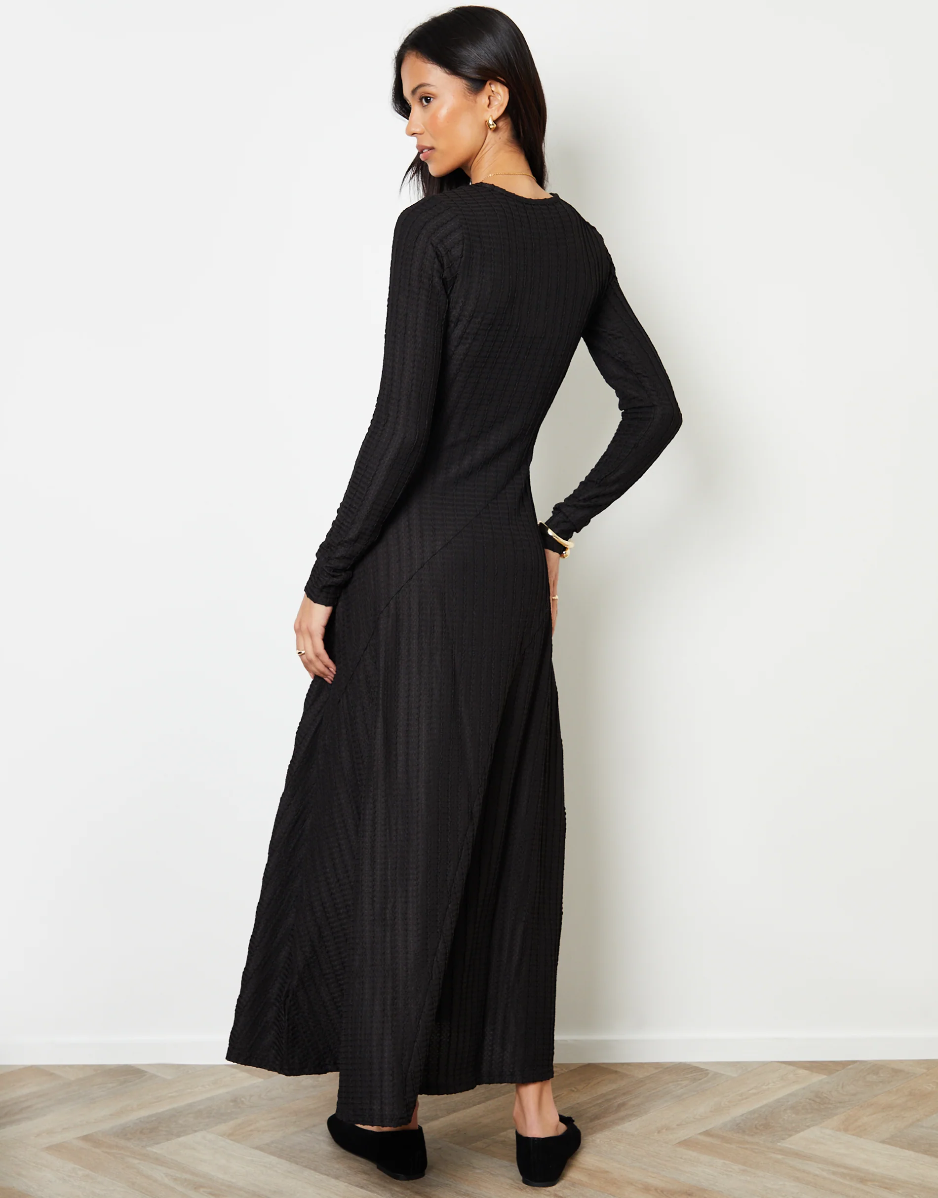 Textured Jersey Seam Detail Maxi Dress in Black - Image 3