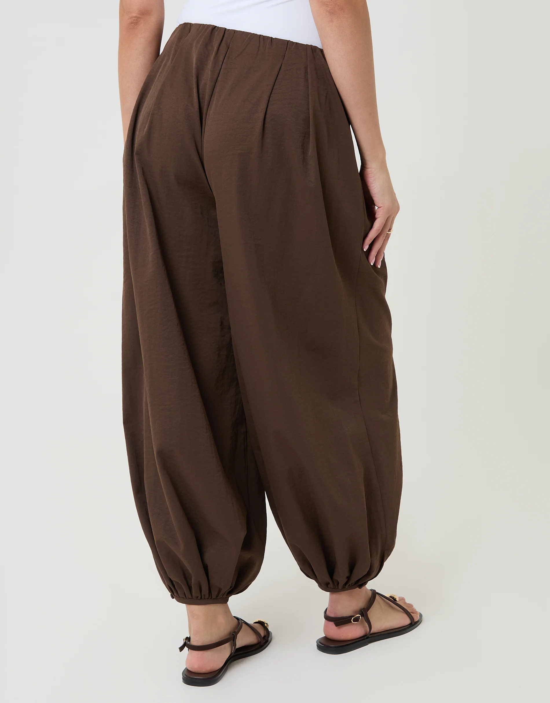 Balloon Trousers with Pockets in Brown - Image 3