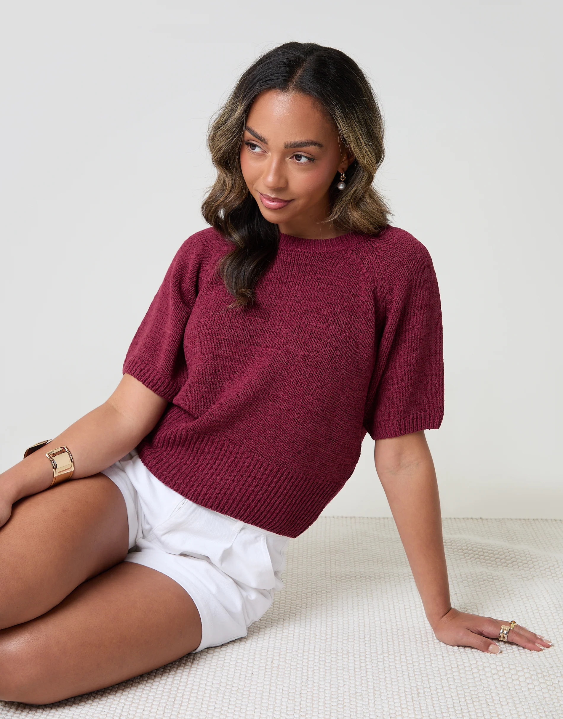 Knitted Yarn Short Sleeve T-Shirt in Burgundy