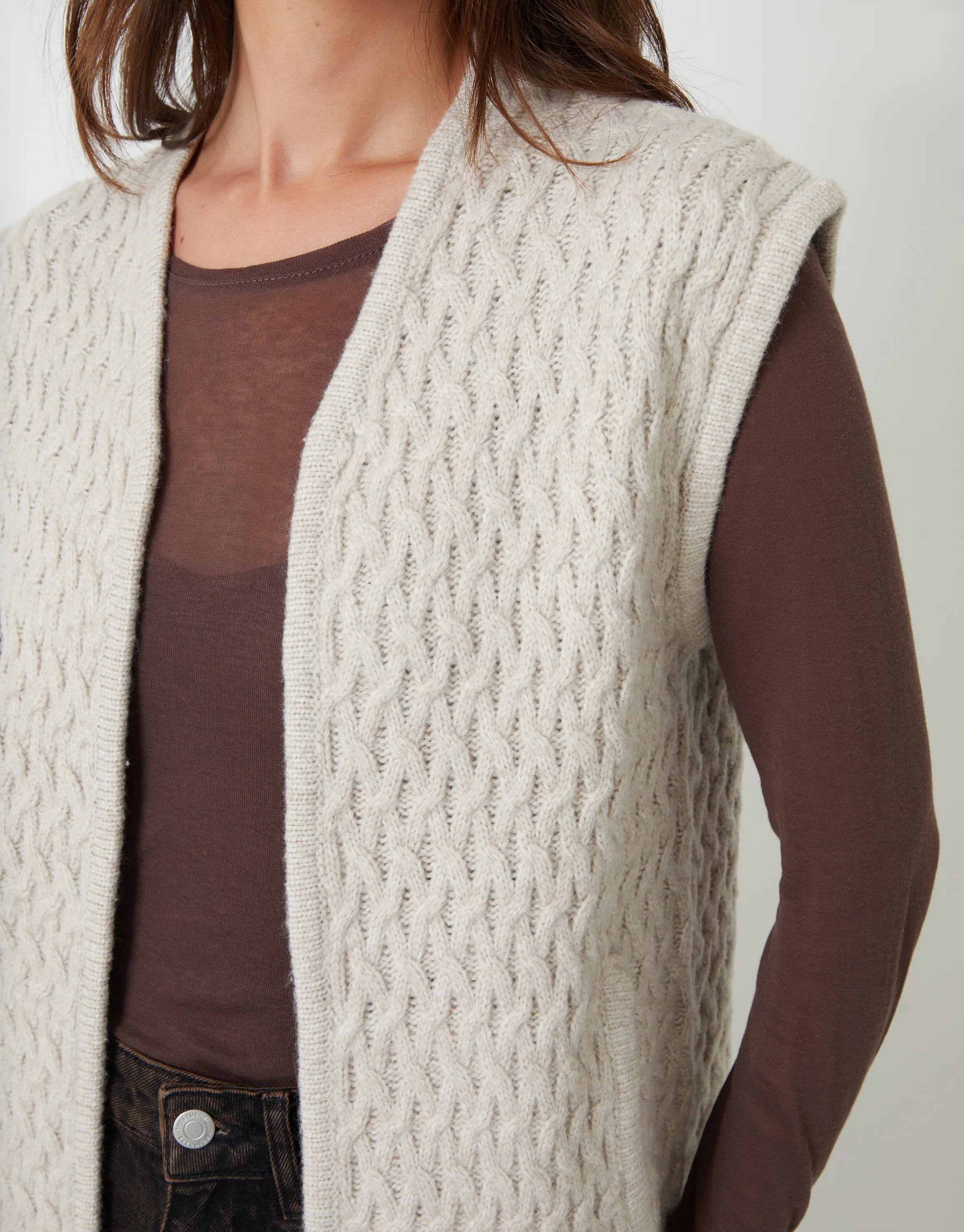 Textured Knitted Gilet in Cream - Image 4