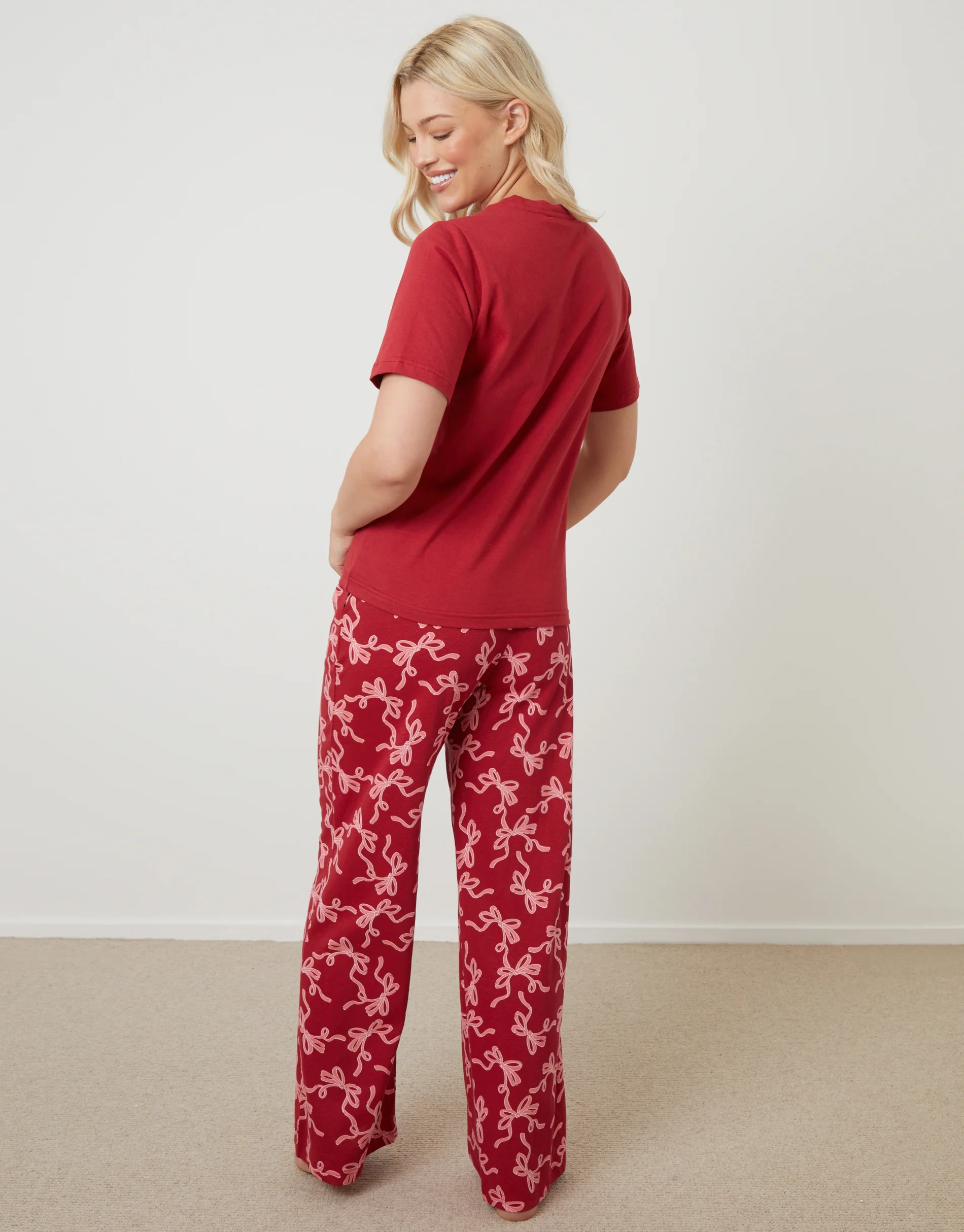 Bow Graphic Print Pyjama Set in Red - Image 3