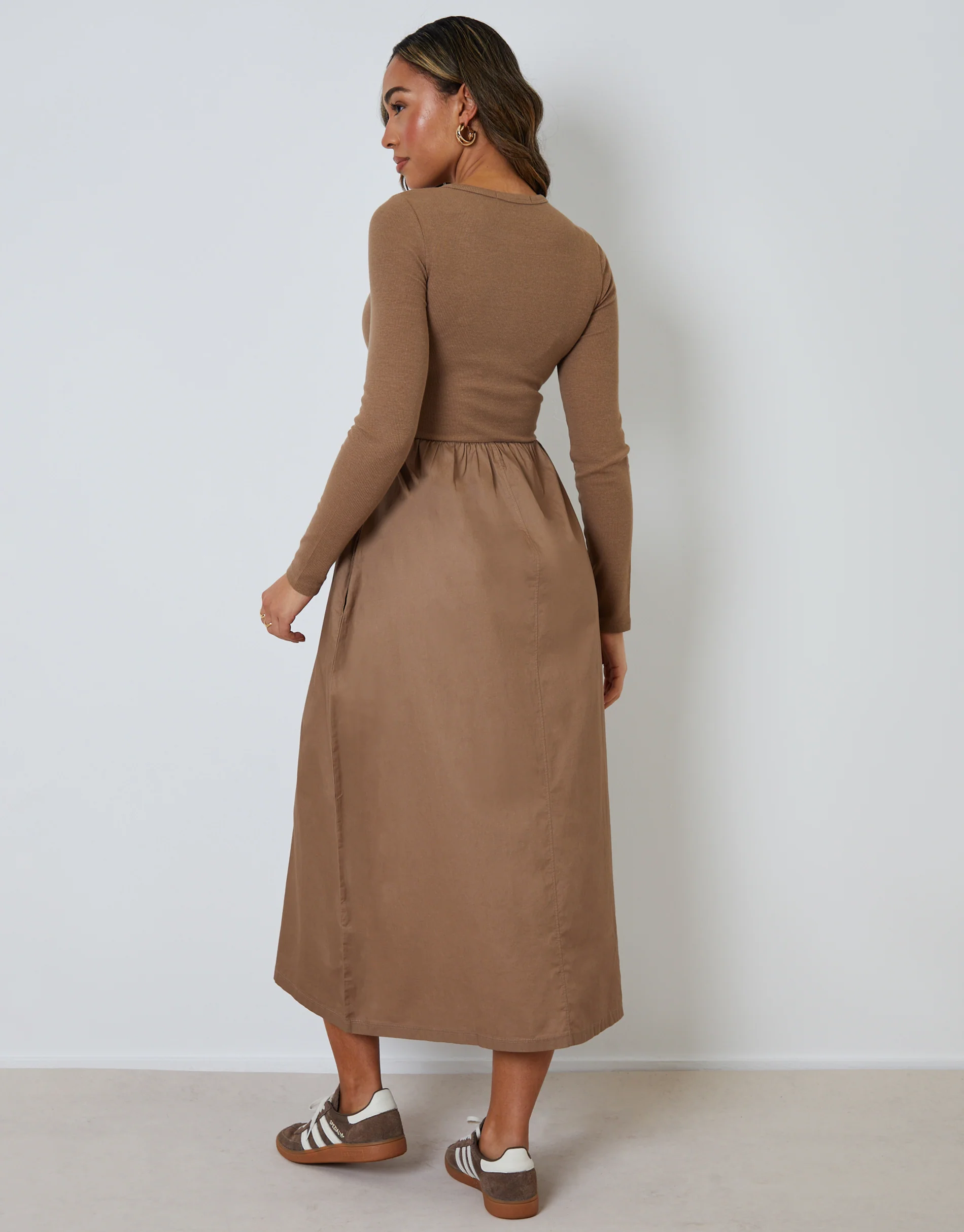 2-in-1 Jersey Poplin Mix Button Down Dress in Taupe - Image 4