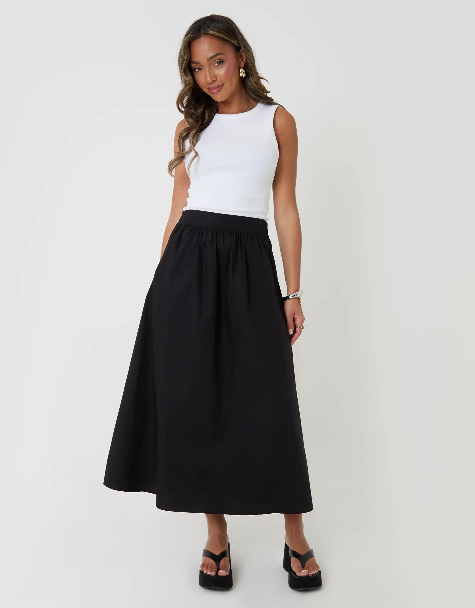 Midaxi Skirt with Pockets in Black