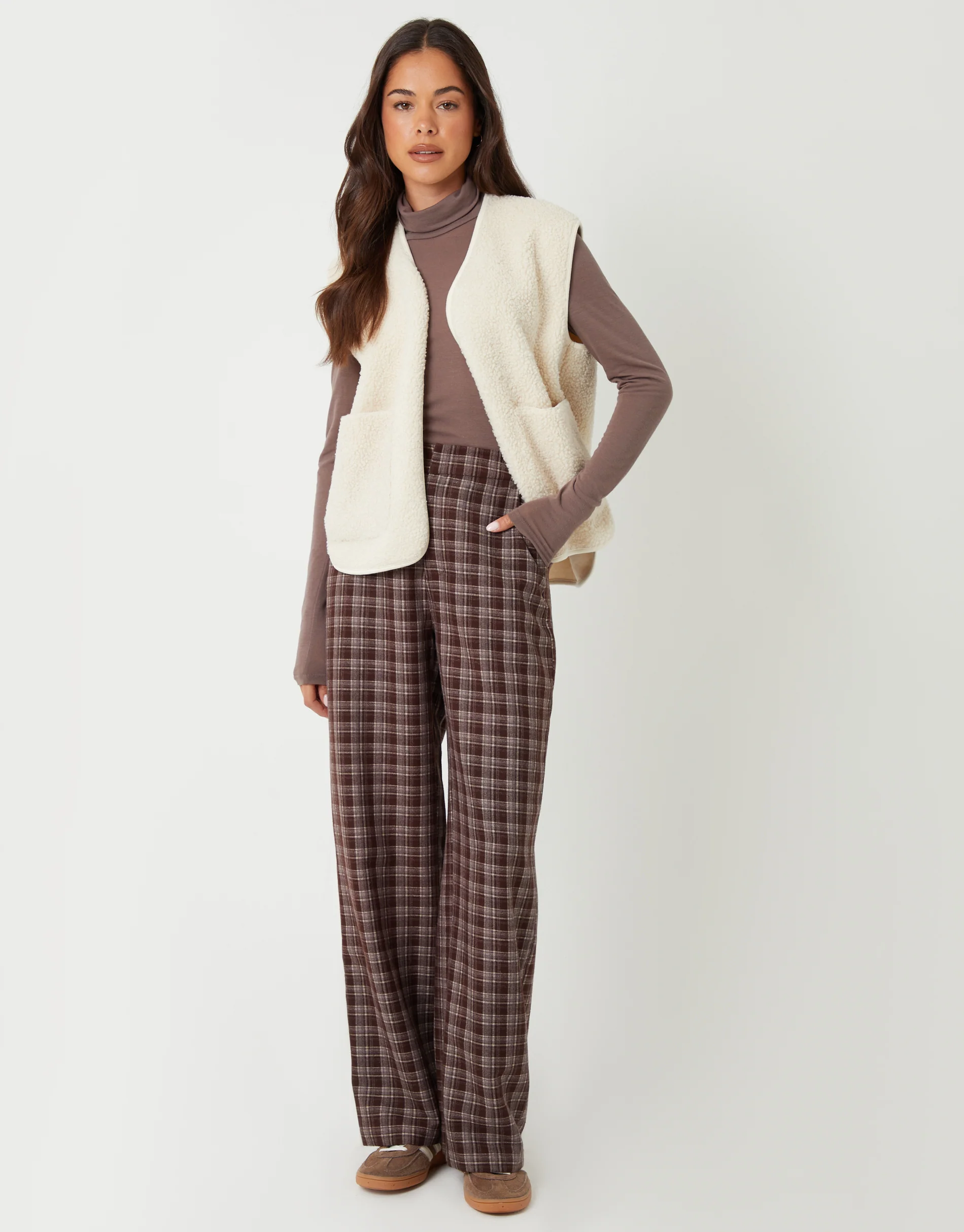 Reversible Fleece Borg Gilet in Cream - Image 5