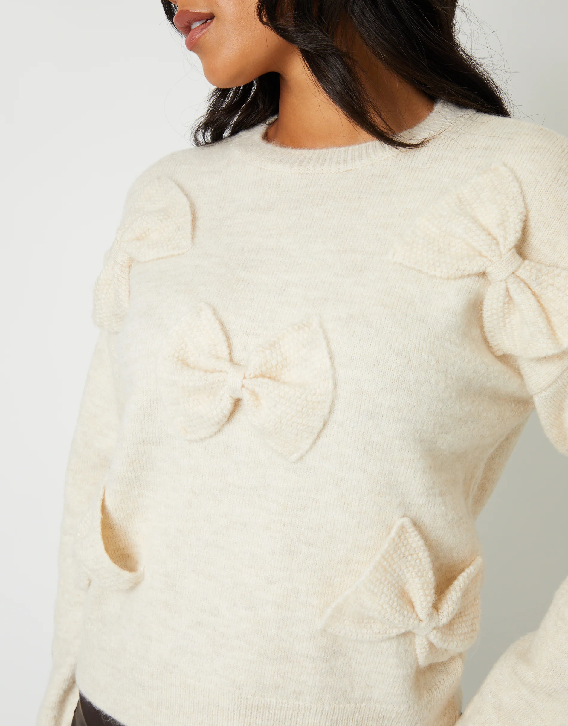 Bow Appliqué Knitted Jumper in Ecru - Image 2