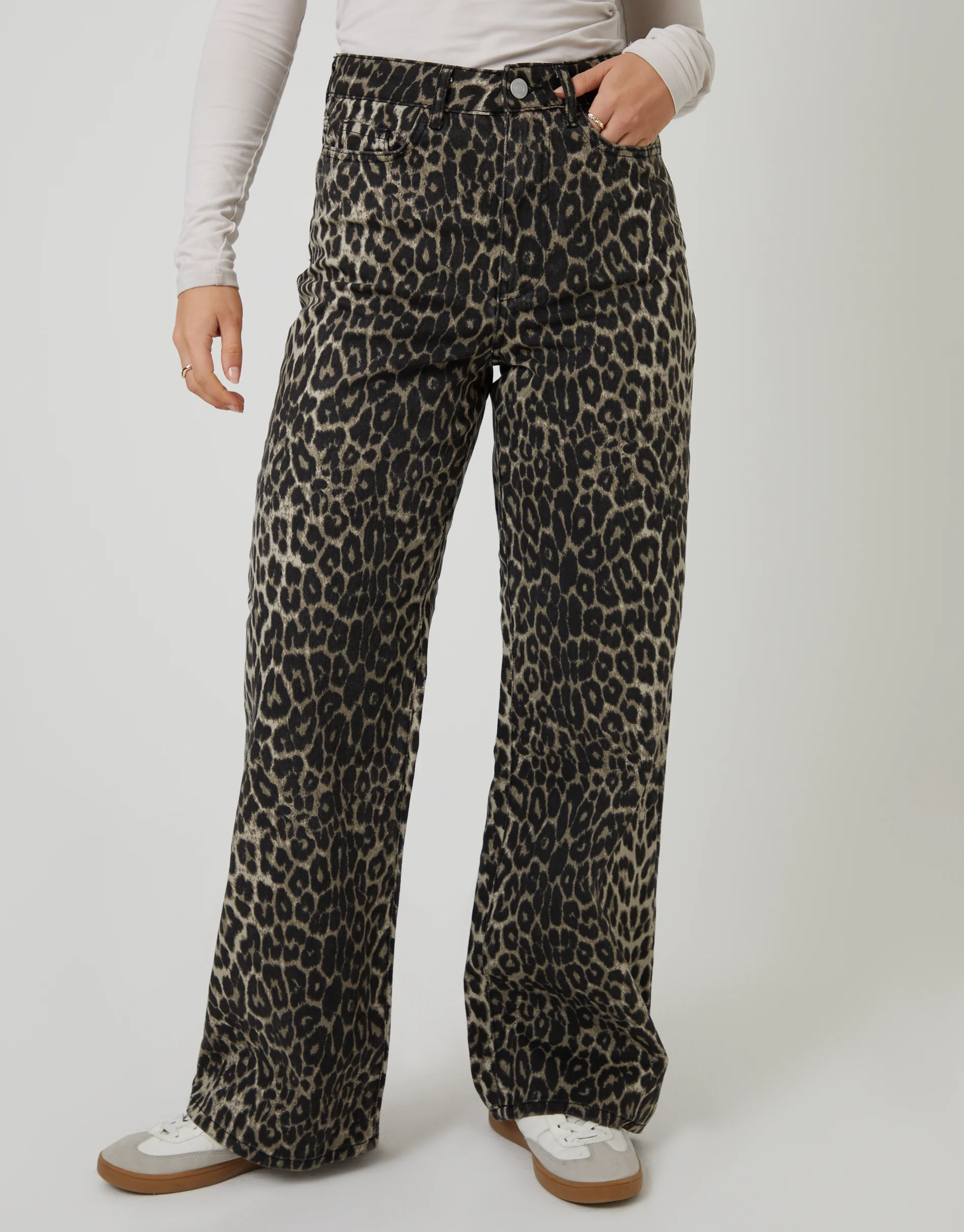Wide Leg Denim Jeans in Leopard Print - Image 2