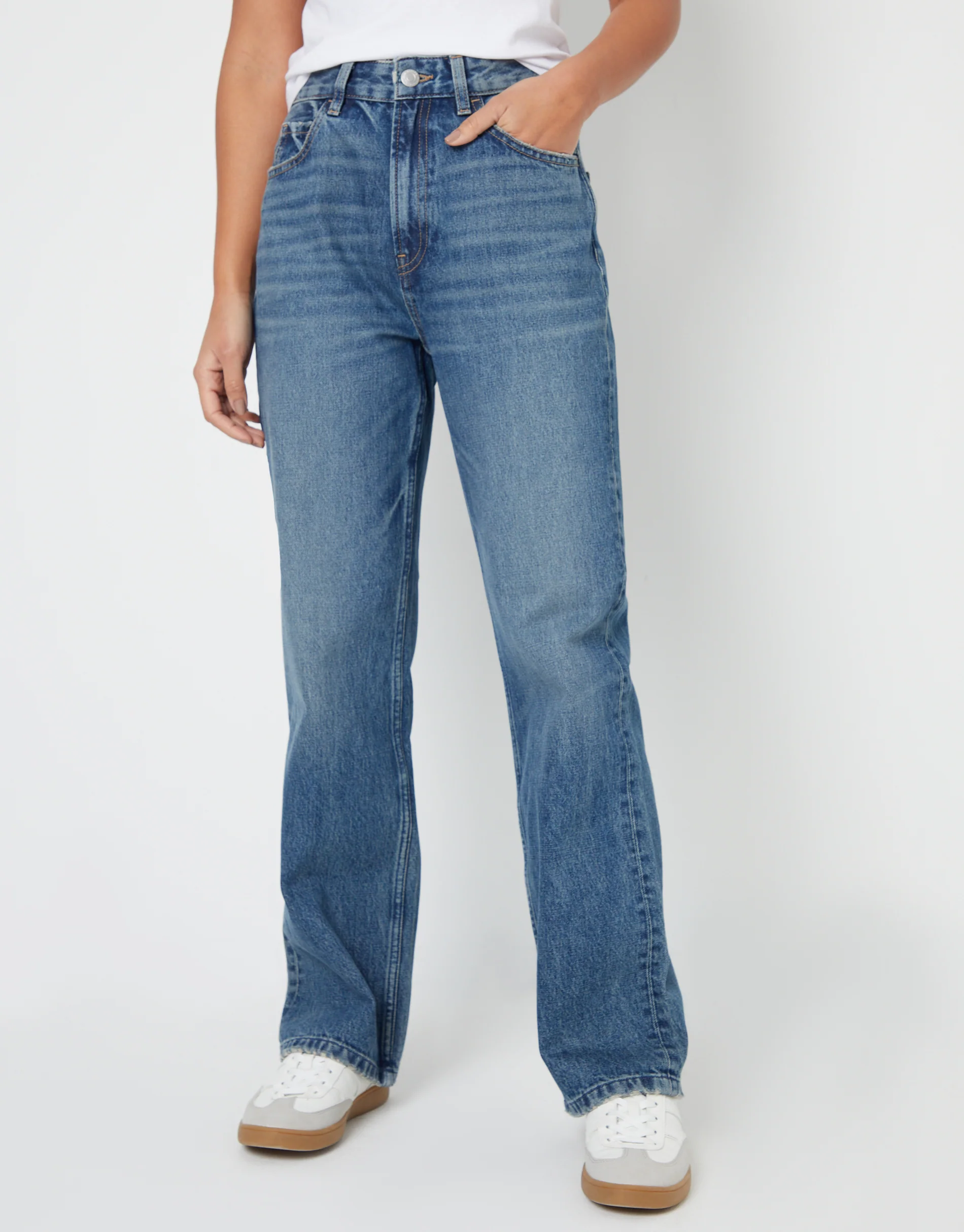 2 Pack Wide Straight Leg Jeans in Light & Mid Wash - Image 2