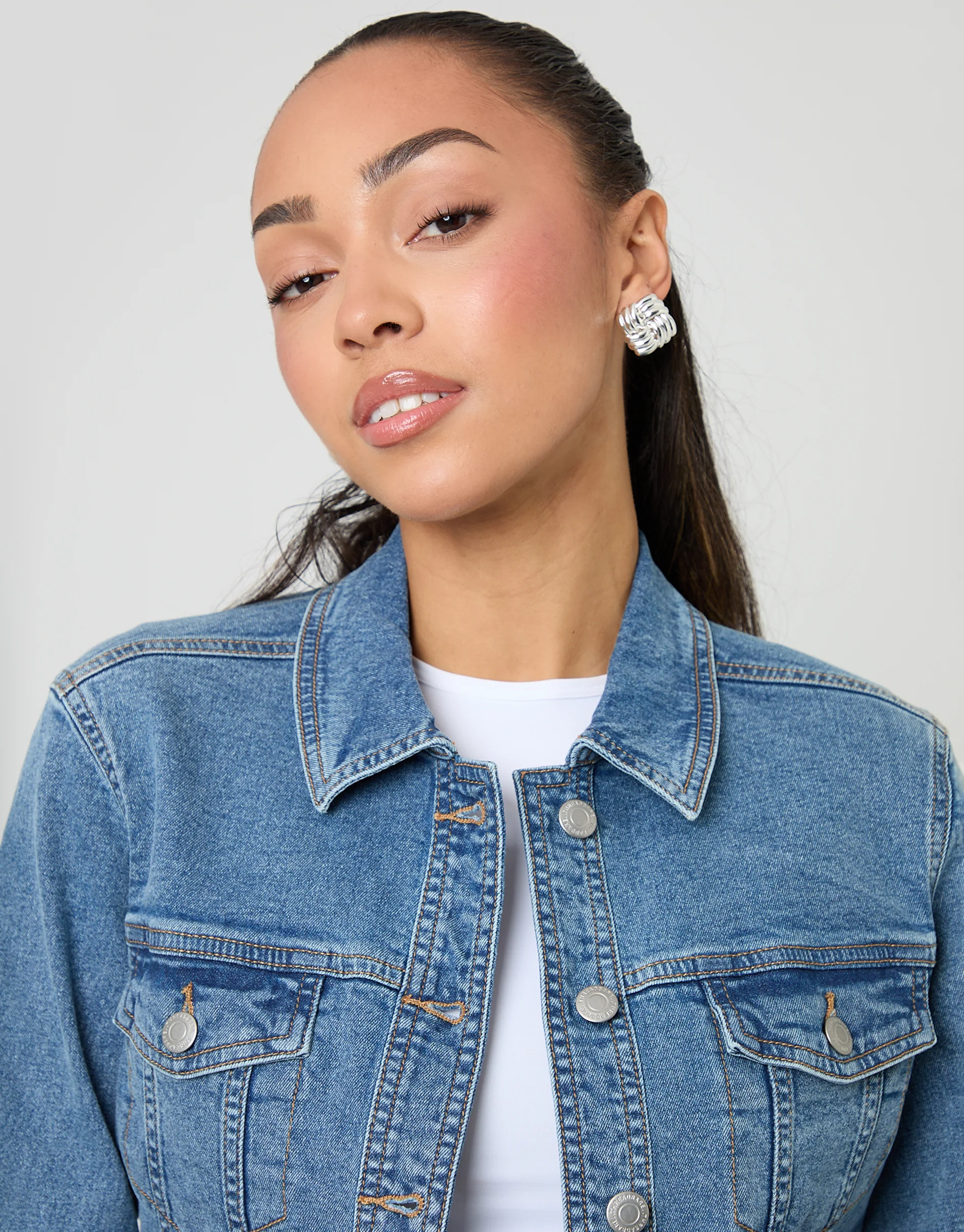 Denim Jacket in Mid Wash - Image 4