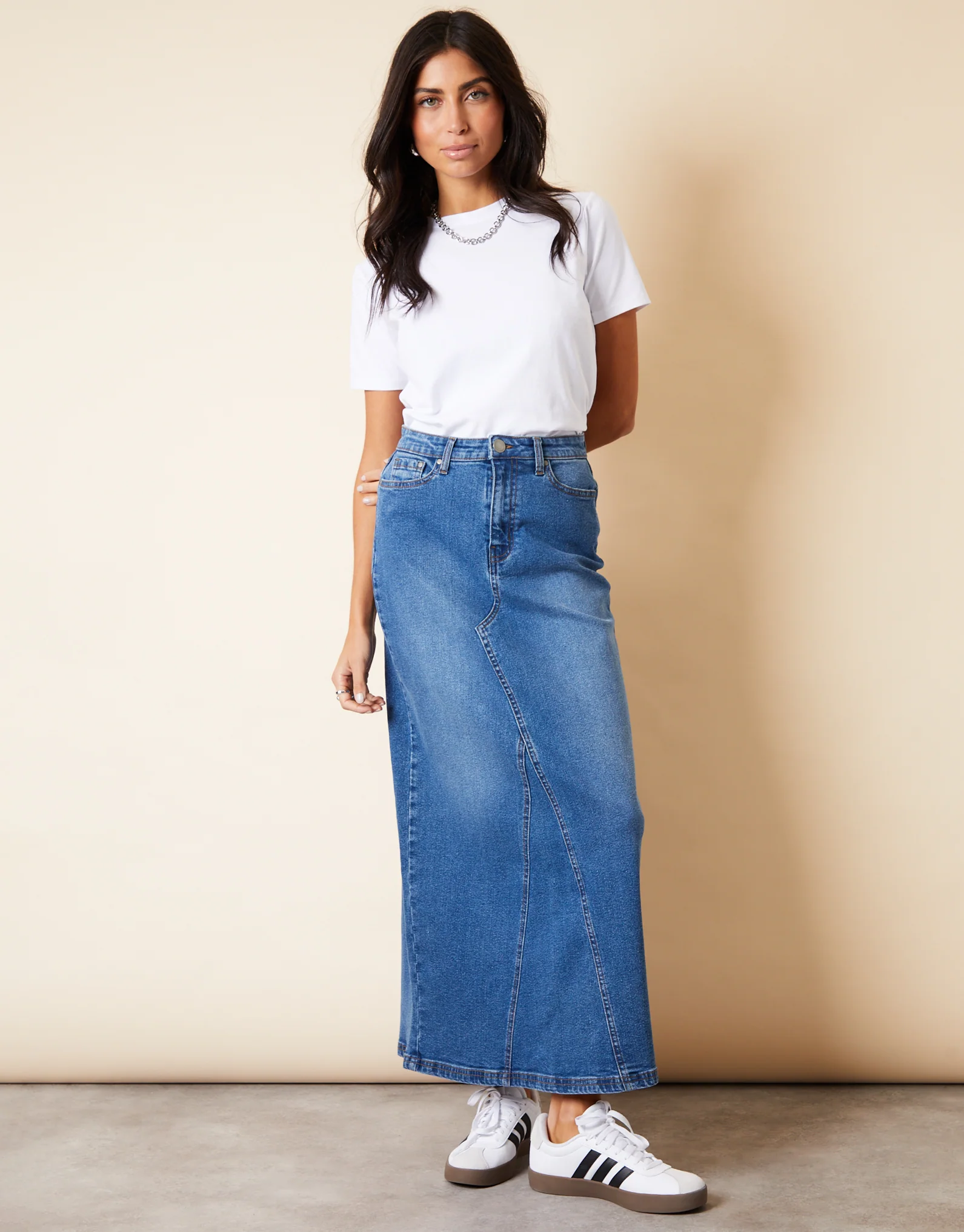 Split Back Fishtail Denim Maxi Skirt in Mid Wash
