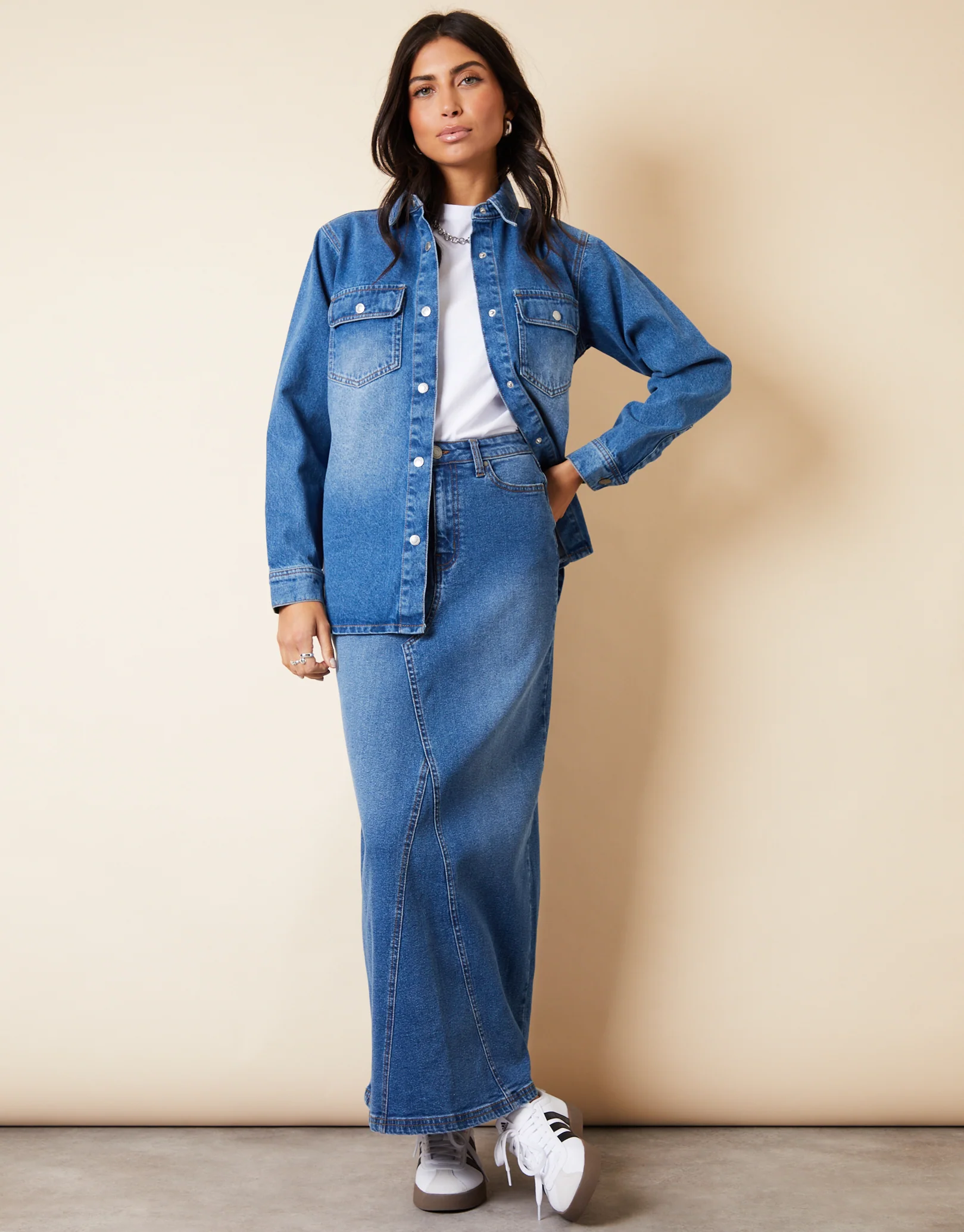 Split Back Fishtail Denim Maxi Skirt in Mid Wash - Image 4