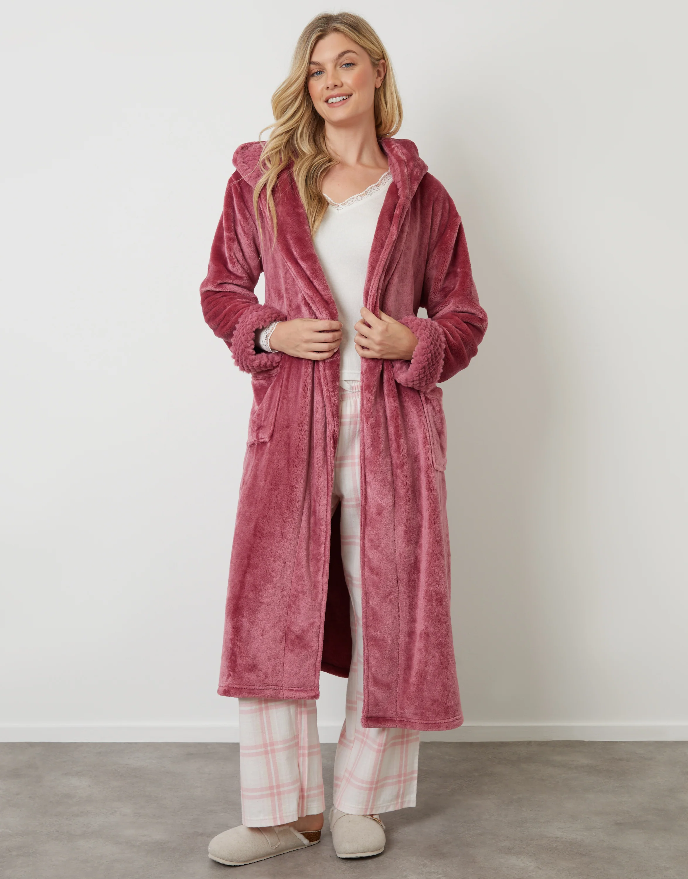 Soft Faux Fur Trim Dressing Gown in Pink - Image 3