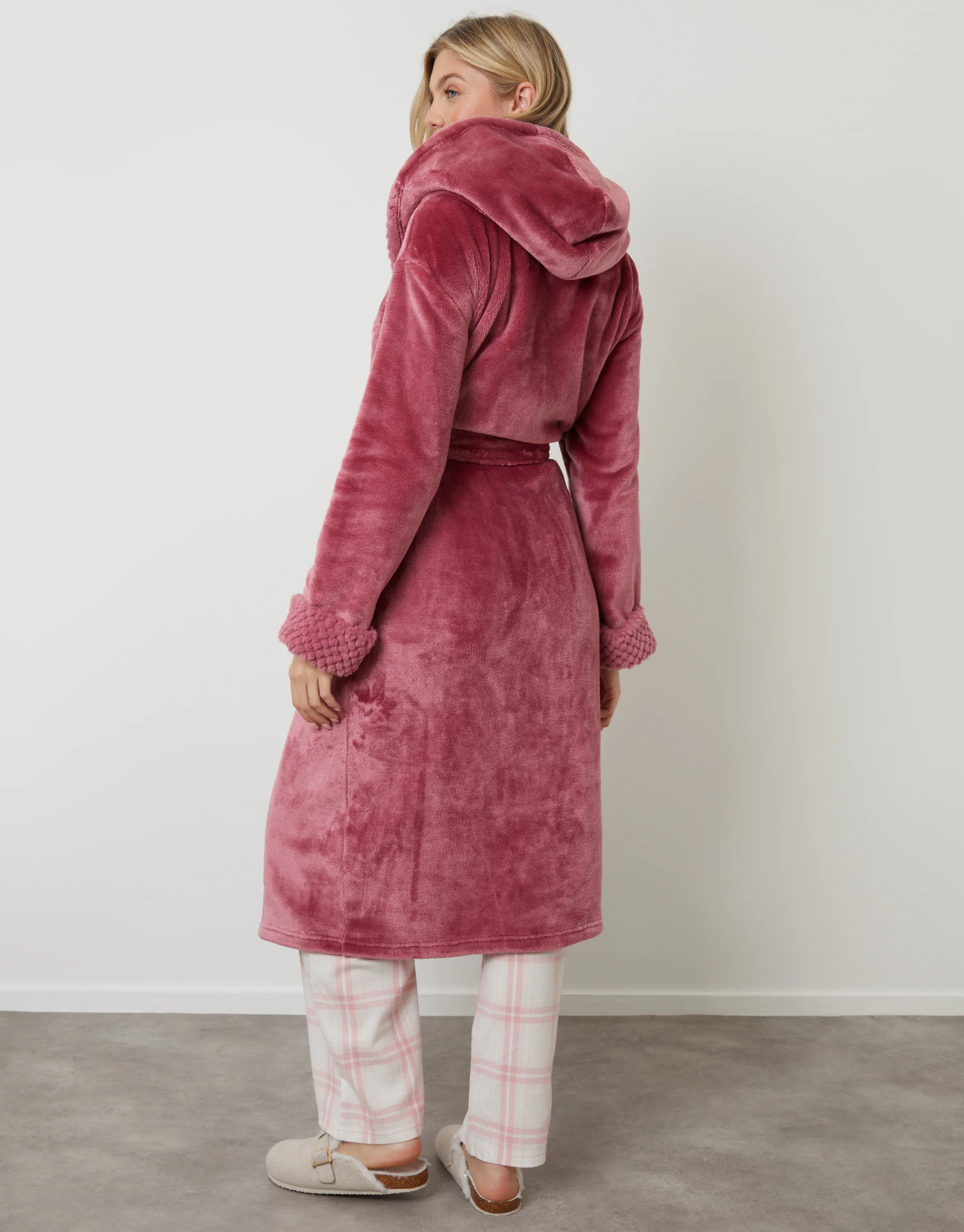 Soft Faux Fur Trim Dressing Gown in Pink - Image 4
