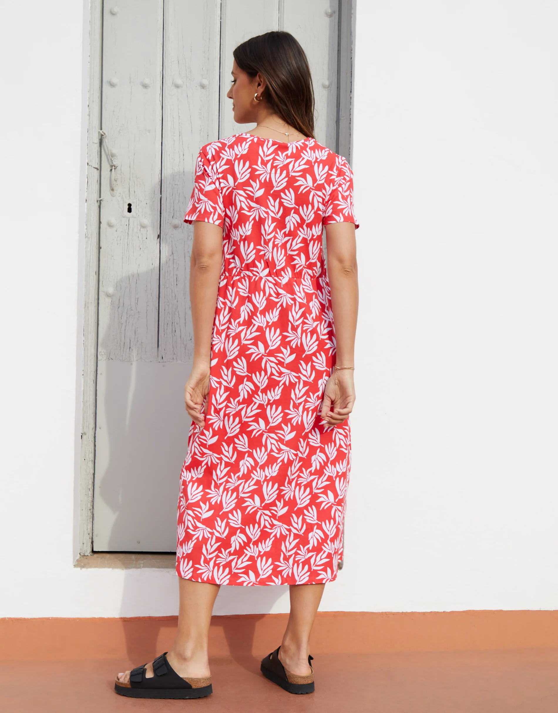 Leaf Print Jersey Midi Smock Dress with Pockets in Red - Image 2